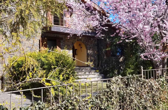 4 BR TRADITIONAL BEAUTIFUL CHALET ANDORRA ELS COM