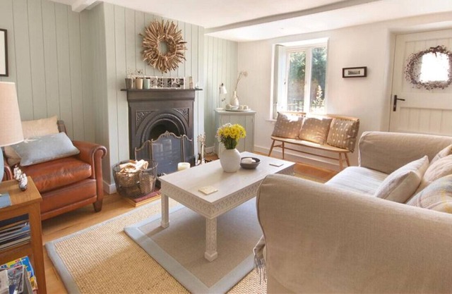 4 Church Terrace - Two Bedroom House, Sleeps 4
