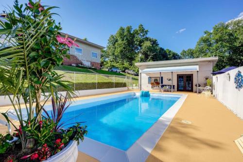 4 Mi to Downtown Chattanooga Studio with Hot Tub