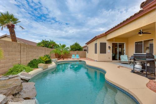 4 Mi to Riparian Preserve Mesa Abode with Hot Tub
