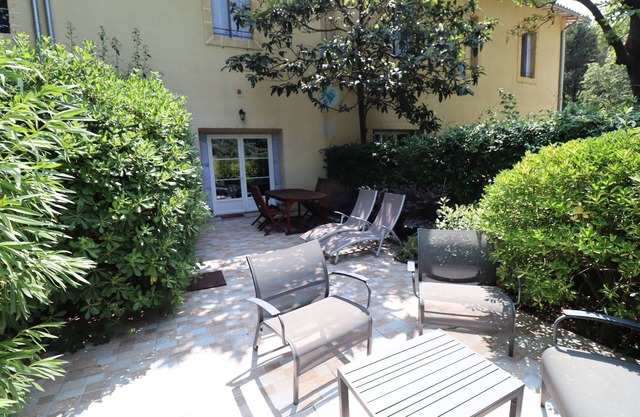 4-person gîte in a Mas Languedocien with swimming pool and jacuzzi