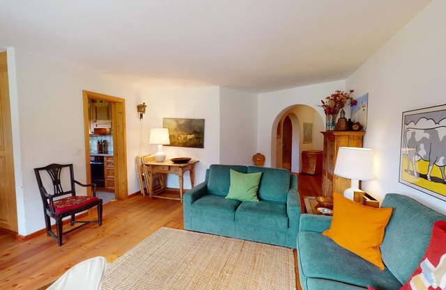 4-room apartment on the first floor, approx.