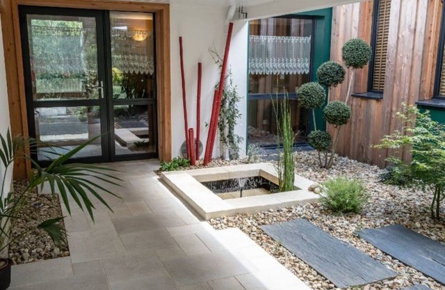 4-star house with patio and garden
