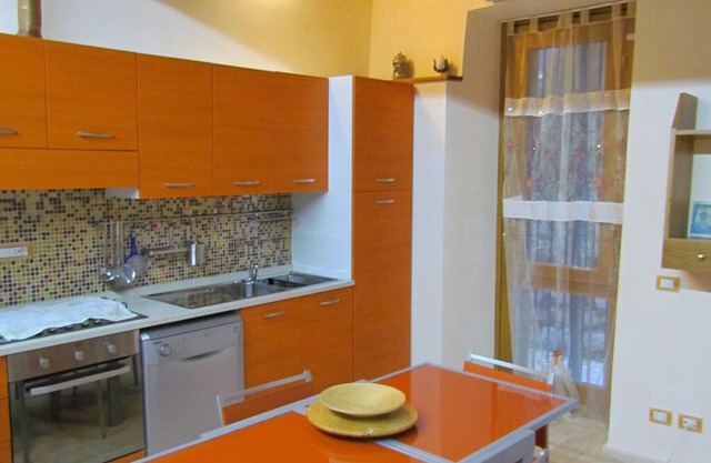 4 STAR QUALITY ANCIENT RENEWED independant CONFORTABLE APARTMENT 50SQ/M