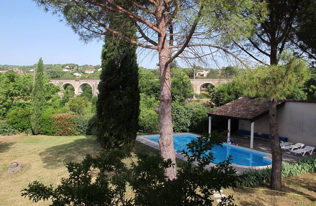4 stars - Large, quiet property, air-conditioned villa, private heated pool