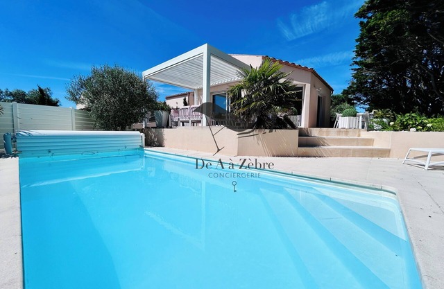 4* villa with pool & sea view