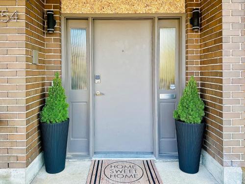 4BR 2BA Downtown-View Cozy House with Parking, Pet-Free