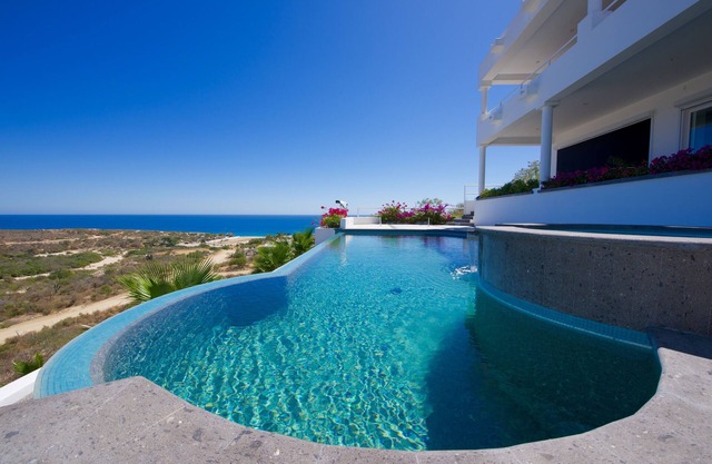 4BR - Custom Home - Breathtaking Views - Solar Powered