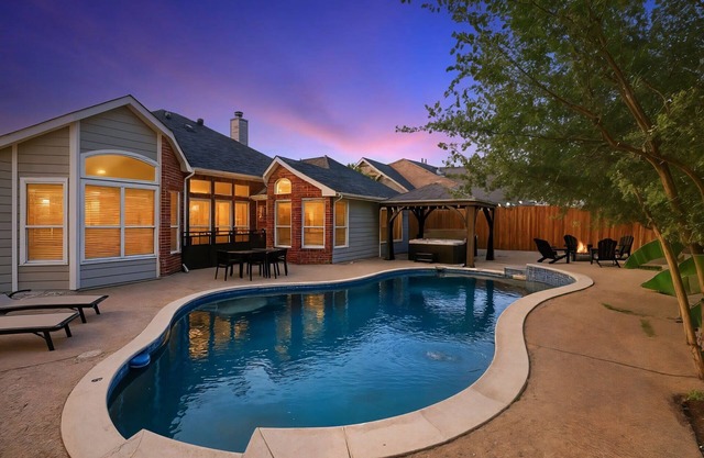 5-BD/2-BA Vacation Retreat w/ Pool, Hot Tub & BBQ