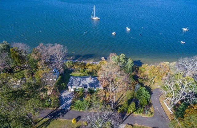 5 Bdrm BEACHFRONT 30% off >7days nQuiet Safe Centre Island Sunsets