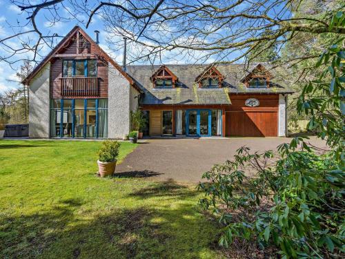 5 Bed in Bridge of Cally 76356