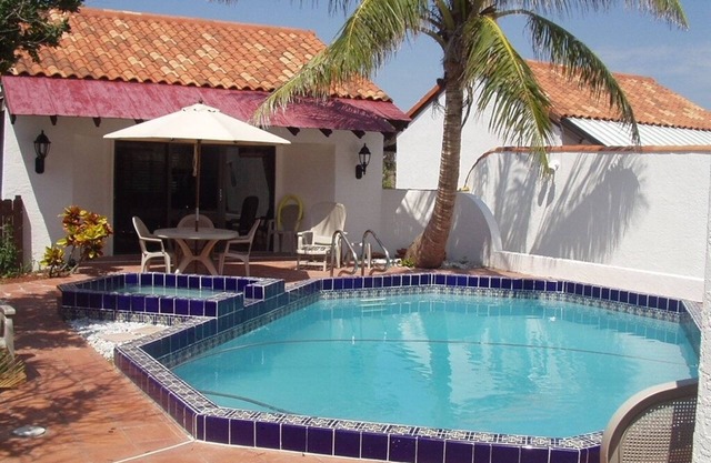 5 Bedrms, 4 1/2 baths, 4000 sq. ft. Oceanfront Pool & Spa Melbourne Beach!