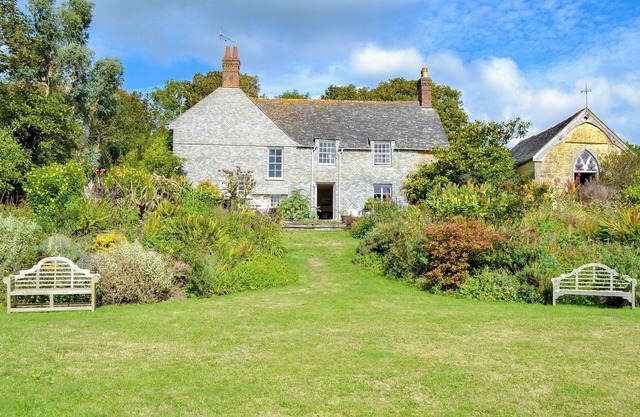 5 bedroom accommodation in Manaccan, Helford and The Lizard Peninsula