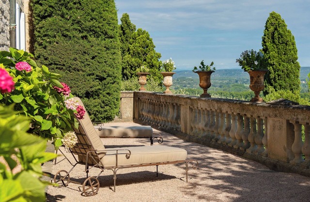 5 bedroom castle in saint-siffret