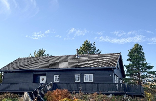 5 bedroom cozy home in Lyngdal