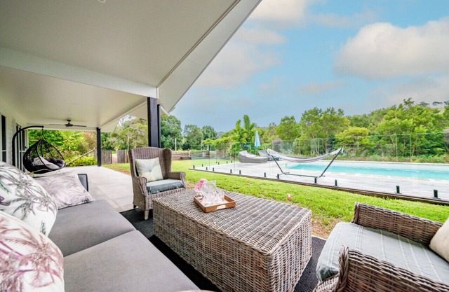 5 Bedroom house, pool, wifi, fire place, sauna