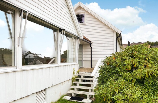 5 bedroom lovely home in Mandal