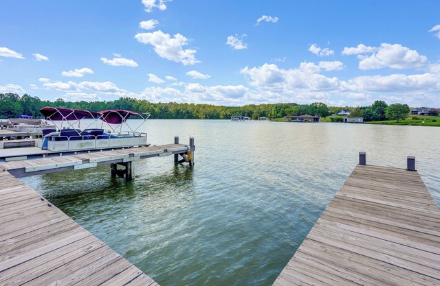5 Mi to Lake Anna State Park: Modern Family Home!
