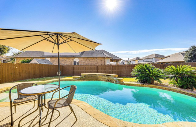 5 Mi to Randolph AFB: Spacious Cibolo Haven!