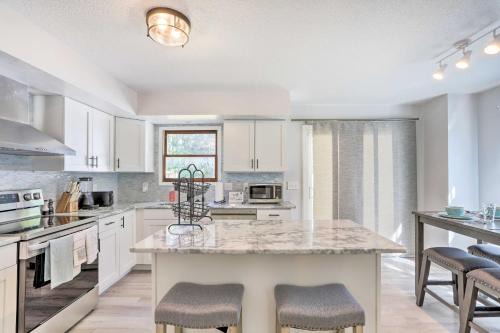 5 Mi to UT Quiet Toledo Duplex Near Parks!