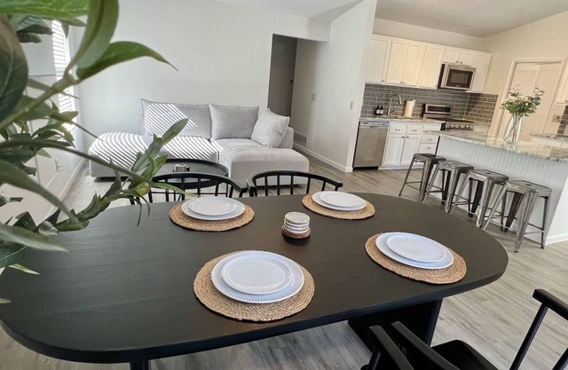 5-min to Easton! Modern home nestled in peaceful cul-de-sac in Gahanna!