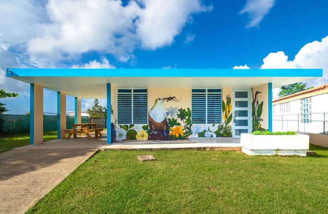 5 minutes from Luquillo Beach! Fully stocked kitchen and bbq grill