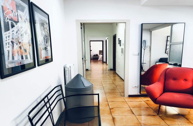 5 minutes from the sea and all services elegant apartment, prestigious area
