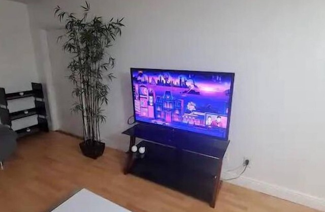 5-Minutes to Hard Rock Cafe Guitar! Great Apt Two Bedrooms/Two Baths and Kitchen