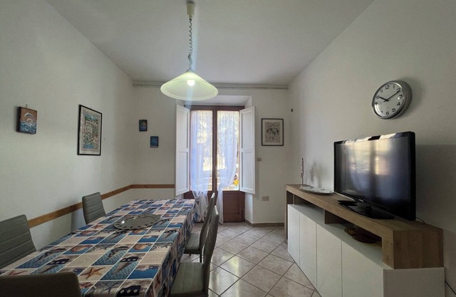 5 minutes walk to the beach and pine forest