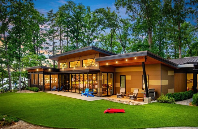 5🌟 Modern Lakefront Luxury Oasis 🇺🇸 270° Lake Views w/Dock & Hot Tub!