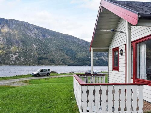 5 person holiday home in Selje-By Traum