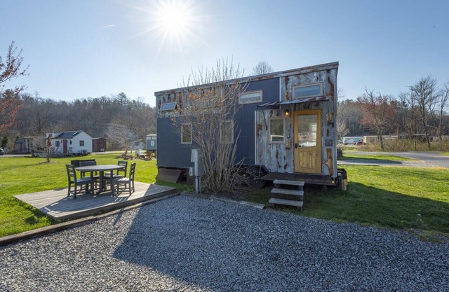 #5 Shining Rock · Shining Rock @ Acony Bell Tiny Home Village