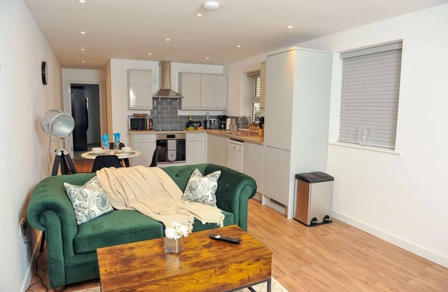 50 Queens Road Apartment 2