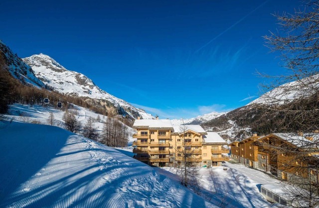50m from ski slopes, 3rd floor, view valley, fitness, swimming pool, sauna, hammam, balcony, tv