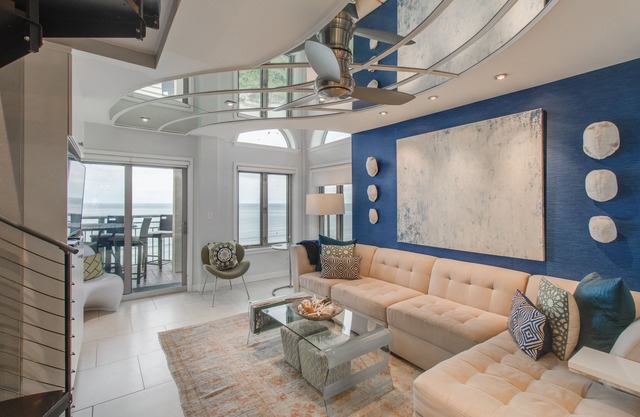 5142 Windswept Luxury 2 BR 3 Bath PENTHOUSE Villa with Spectacular Ocean View