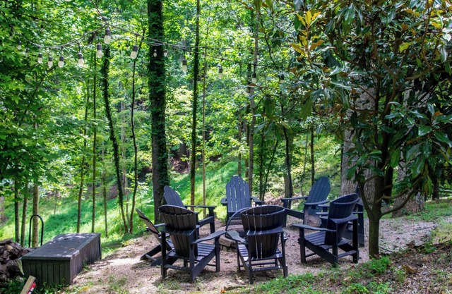 5BR Estate w/Guesthouse | Private Waterfall Trail