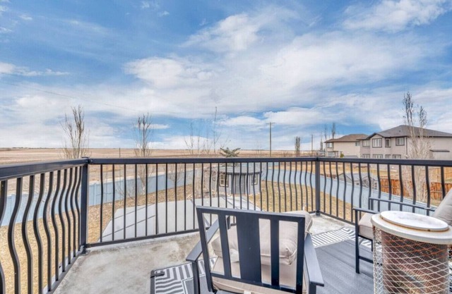 5BR Gem w/Pizza Oven, Theater & Views