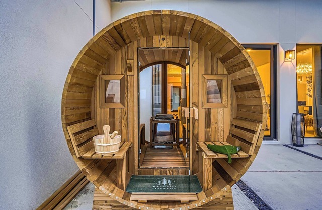 5BR Modern Pool Villa with Billiards Arcade and Sauna