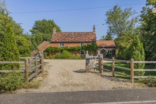 6 Bed in Foulsham oc-t33038