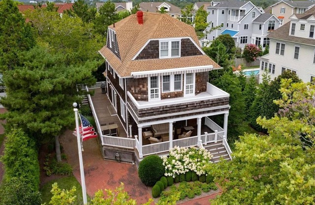 6 Bedroom Home 1 Block to the Beach! 1611 New Jersey Ave
