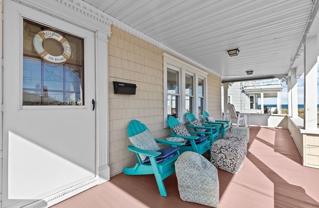 6 Bedroom house steps from the sandy beach