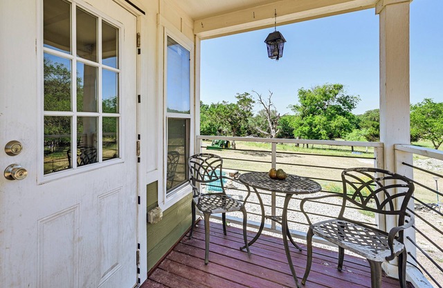 6 Mi to Topsey Exotic Ranch: Retreat on 12 Acres!
