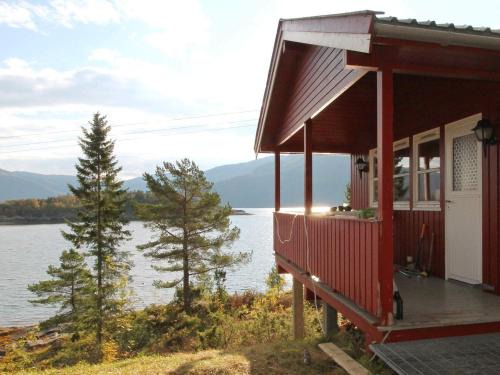 6 person holiday home in Foldereid-By Traum