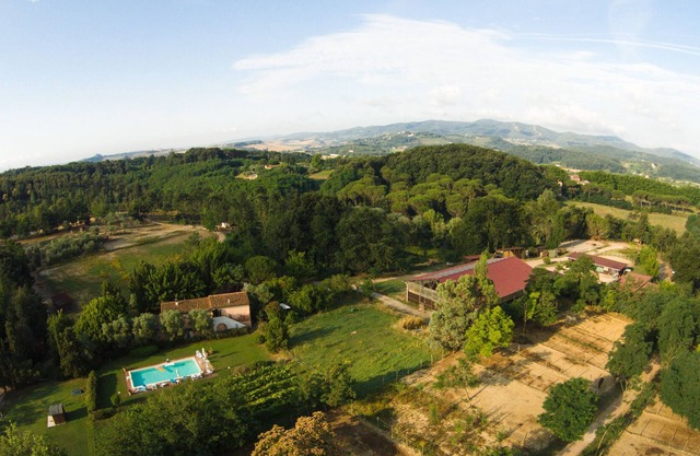 60sqm two-room apartment in a splendid Tuscan farmhouse with swimming pool and exclusive gazebo