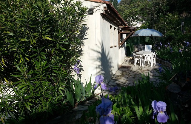 65m2 apartment, independent in villa, terrace, garden and parking, 5 Pers.