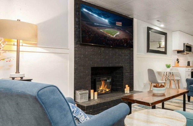 6BR/4.5BA by Duke, UNC, DPAC