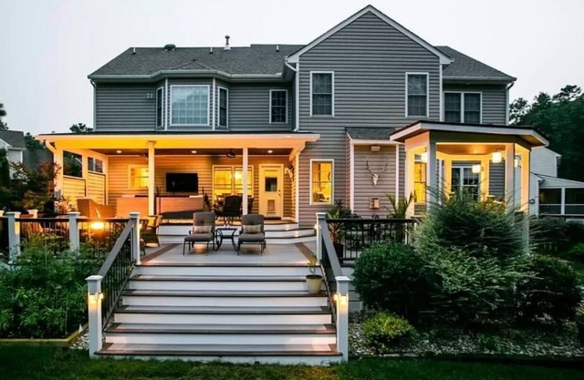 6BR 4Bath Haven with Gorgeous Yard
