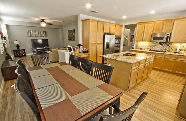 6BR 4BTH >30 DAY FULLY FURNISHED RENTAL FOR SNOWBIRDS/INSURANCE/SOLD HOME?
