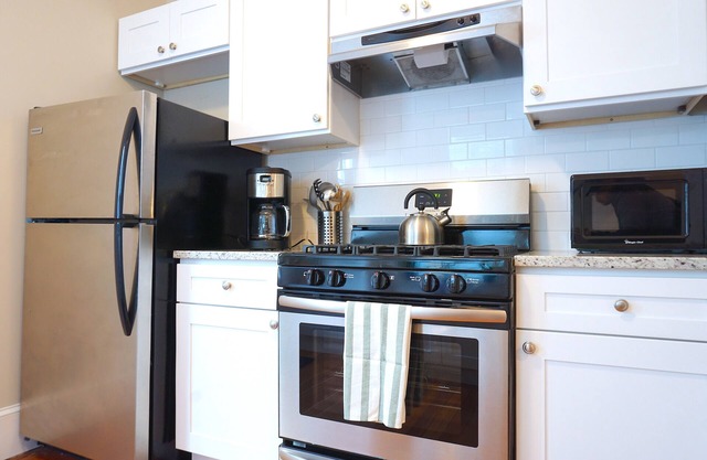 ★ 6BR/6BA | Perfect for Groups | Walk to it ALL! ★