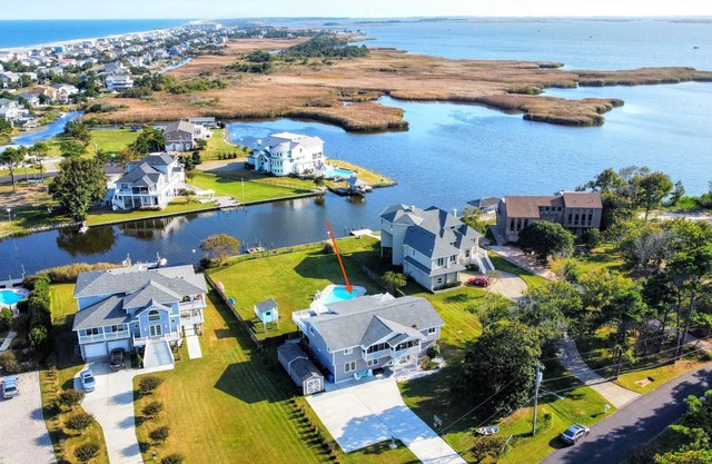 6BR Bayside/steps2beach, hottub EVcharger, 2Kings